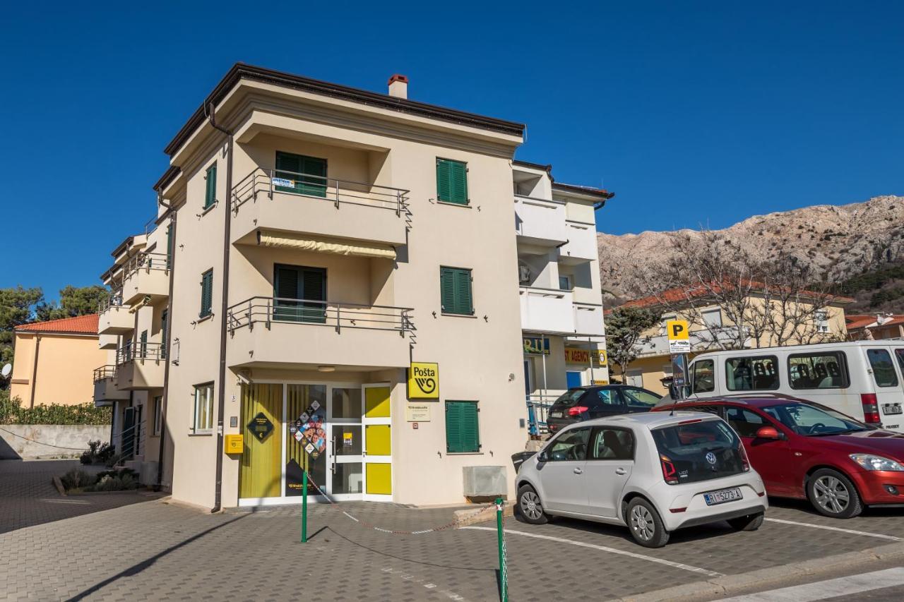 Apartments Happy Stay Center Baska Extérieur photo