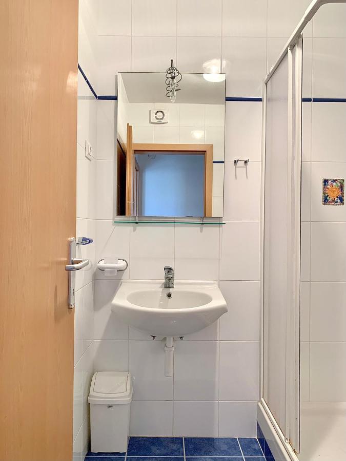 Apartments Happy Stay Center Baska Extérieur photo