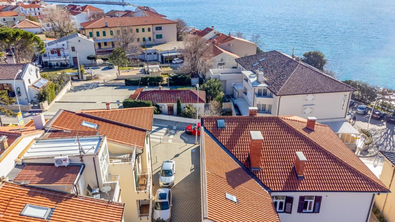 Apartments Happy Stay Center Baska Extérieur photo