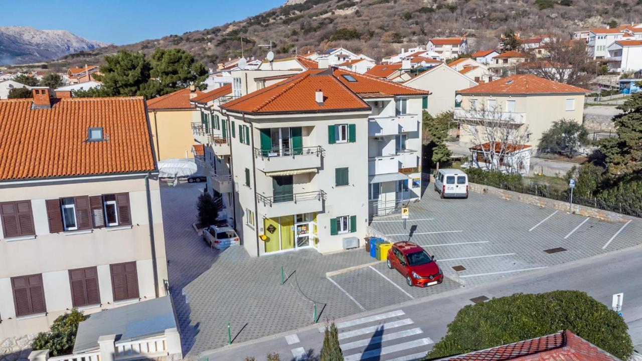 Apartments Happy Stay Center Baska Extérieur photo